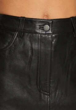 YAS Minirok - Black 11 YAS Minirok - Black -Only Mode Winkel ec6be2bccd9a43dc9ed864d06cf3c2e5