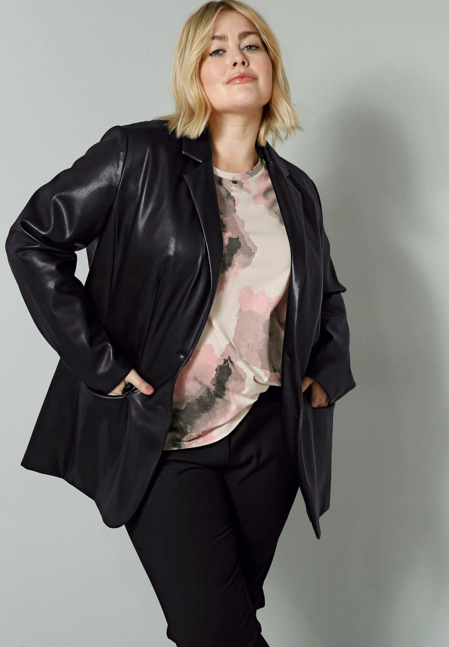 Halflange Jas - Schwarz 1 Halflange Jas - Schwarz