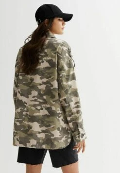 New Look Camo Shacket - Halflange Jas - Green Pattern 4 New Look Camo Shacket - Halflange Jas - Green Pattern -Only Mode Winkel ed9a27623fb44008bdcb8e3aa6b862a4