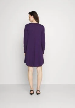REPEAT Dress Merino - Gebreide Jurk - Purple 8 REPEAT Dress Merino - Gebreide Jurk - Purple -Only Mode Winkel efca3023ddba4443b12894a9e6acf35c