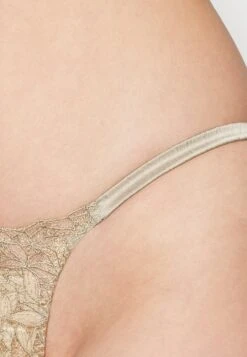 Coco De Mer Clarivel Brazilian Knicker - String - Olive 9 Coco De Mer Clarivel Brazilian Knicker - String - Olive -Only Mode Winkel f01551b3581a4c4fbf758e4a6b305330