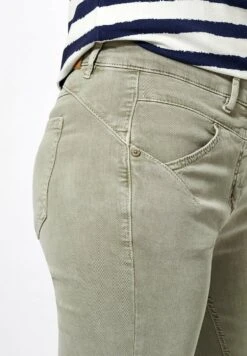 TONI Slim Fit Jeans - Green 6 TONI Slim Fit Jeans - Green -Only Mode Winkel f02e9c2eff424a3780879e663b07cc37