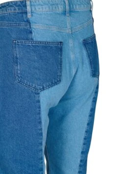 Zizzi Colorblock - Straight Leg Jeans - Blue Denim -Only Mode Winkel f1edd354538a4e5bae7a8b46048aaa53