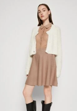 YAS Fonny Hw Noos - A-Lijn Rok - Fungi 9 YAS Fonny Hw Noos - A-Lijn Rok - Fungi -Only Mode Winkel f4cf17e77e7d4142bcbe43d5e6bf8729