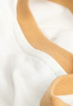 Cache Coeur Loeve Is All - T-Shirt Print - Ivory -Only Mode Winkel f4f53703857e46a597fb2494b781cebe