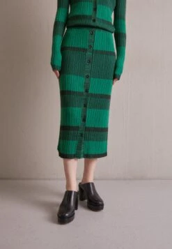 Button Font Skirt - Kokerrok - Green