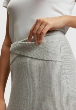 ESPRIT Gerippter Metallic Mit Twist-Effekt - Kokerrok - Silver -Only Mode Winkel f65fb6387ac34839a76910ae41d39d0f