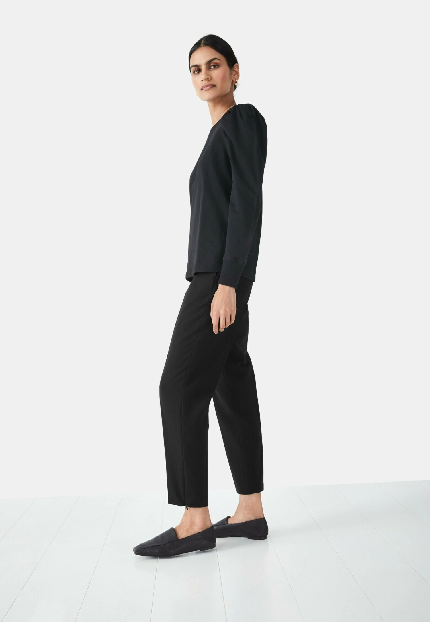 Bella Puff Sleeve - Longsleeve - Black 4 Bella Puff Sleeve - Longsleeve - Black - Afbeelding 4