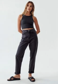 Calli Turn Up - Straight Leg Jeans - Washed Black -Only Mode Winkel f77c5bc7435a45129ef2e29fb7ad3b6c