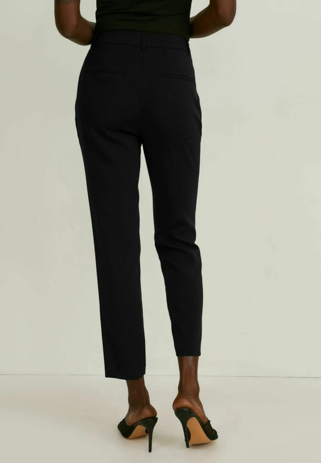 Mid Waist Slim Fit - Broek - Schwarz 3 Mid Waist Slim Fit - Broek - Schwarz - Afbeelding 3