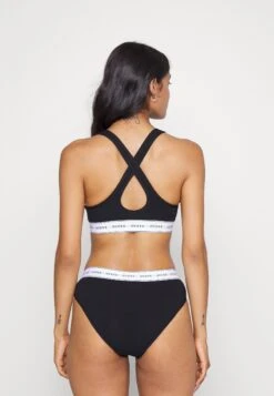 Guess Carrie Padded- Bustier - Jet Black -Only Mode Winkel f82b25f1cb8f4c33b51982366dbc6ebc