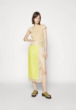 A.W.A.K.E. Mode Skirt With Sequin Detail - Kokerrok - Beigeyellow 13 A.W.A.K.E. Mode Skirt With Sequin Detail - Kokerrok - Beigeyellow -Only Mode Winkel f91a959a8c0946c3acf68293b199b84e