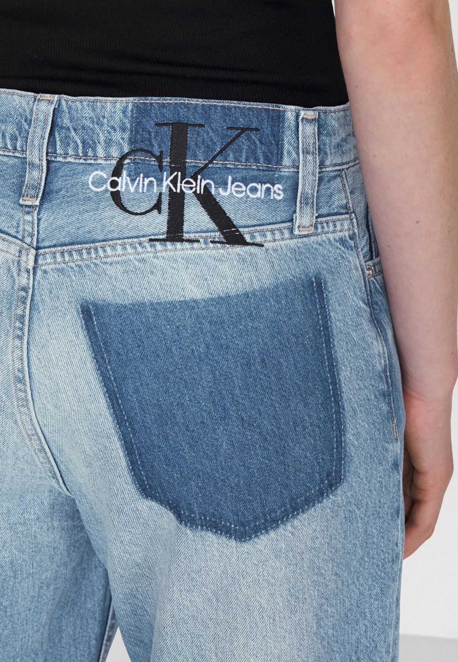 Calvin Klein Jeans Mom Jean - Relaxed Fit Jeans - Denim Light 5 Calvin Klein Jeans Mom Jean - Relaxed Fit Jeans - Denim Light - Afbeelding 5