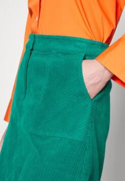 B.young Disune Skirt - A-Lijn Rok - Cadmium Green 13 B.young Disune Skirt - A-Lijn Rok - Cadmium Green -Only Mode Winkel fac58c1eed834690a38444a25c13cd7b