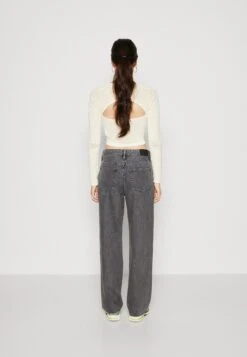 Gina Tricot Baggy - Relaxed Fit Jeans - Grey 8 Gina Tricot Baggy - Relaxed Fit Jeans - Grey -Only Mode Winkel fbb9ae47ddfb4e40831b3b976a125b0c