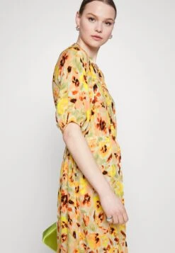 B.young Byfannie Long Dress - Jurk - Orange Peel -Only Mode Winkel fbbc1e13811f4fef99b8d39a454a7d23