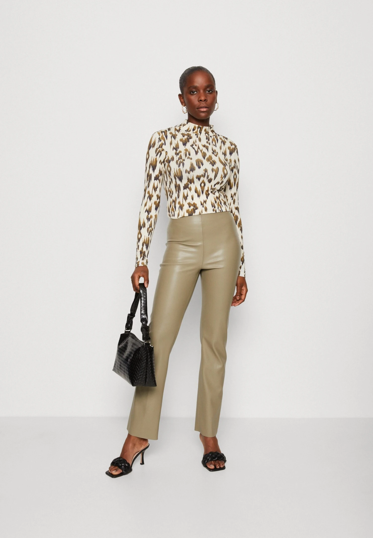 Soaked In Luxury Kaylee Straight Pants - Broek - Vetiver 2 Soaked In Luxury Kaylee Straight Pants - Broek - Vetiver - Afbeelding 2