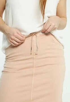 Unifarbener Sportbund Und 5 Taschen - Jeansrok - Pink 13 Unifarbener Sportbund Und 5 Taschen - Jeansrok - Pink -Only Mode Winkel fe7896b3c24547c28bdf2210668a9b06