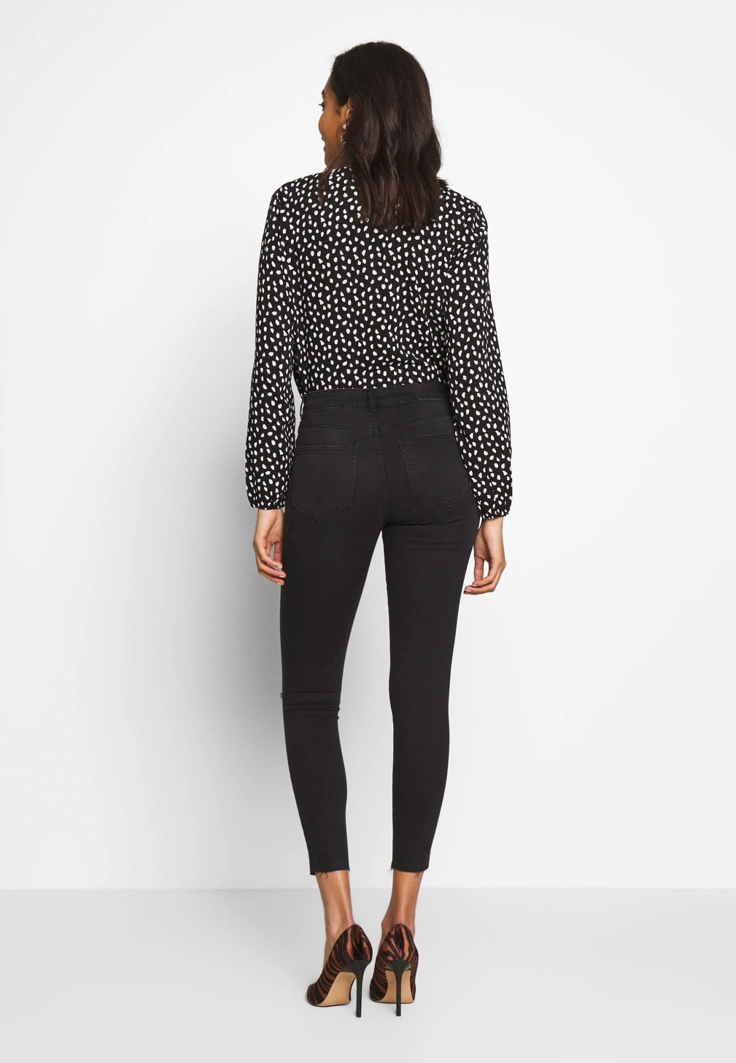 Noisy May Nmlucy- Jeans Skinny Fit - Black Denim 3 Noisy May Nmlucy- Jeans Skinny Fit - Black Denim - Afbeelding 3