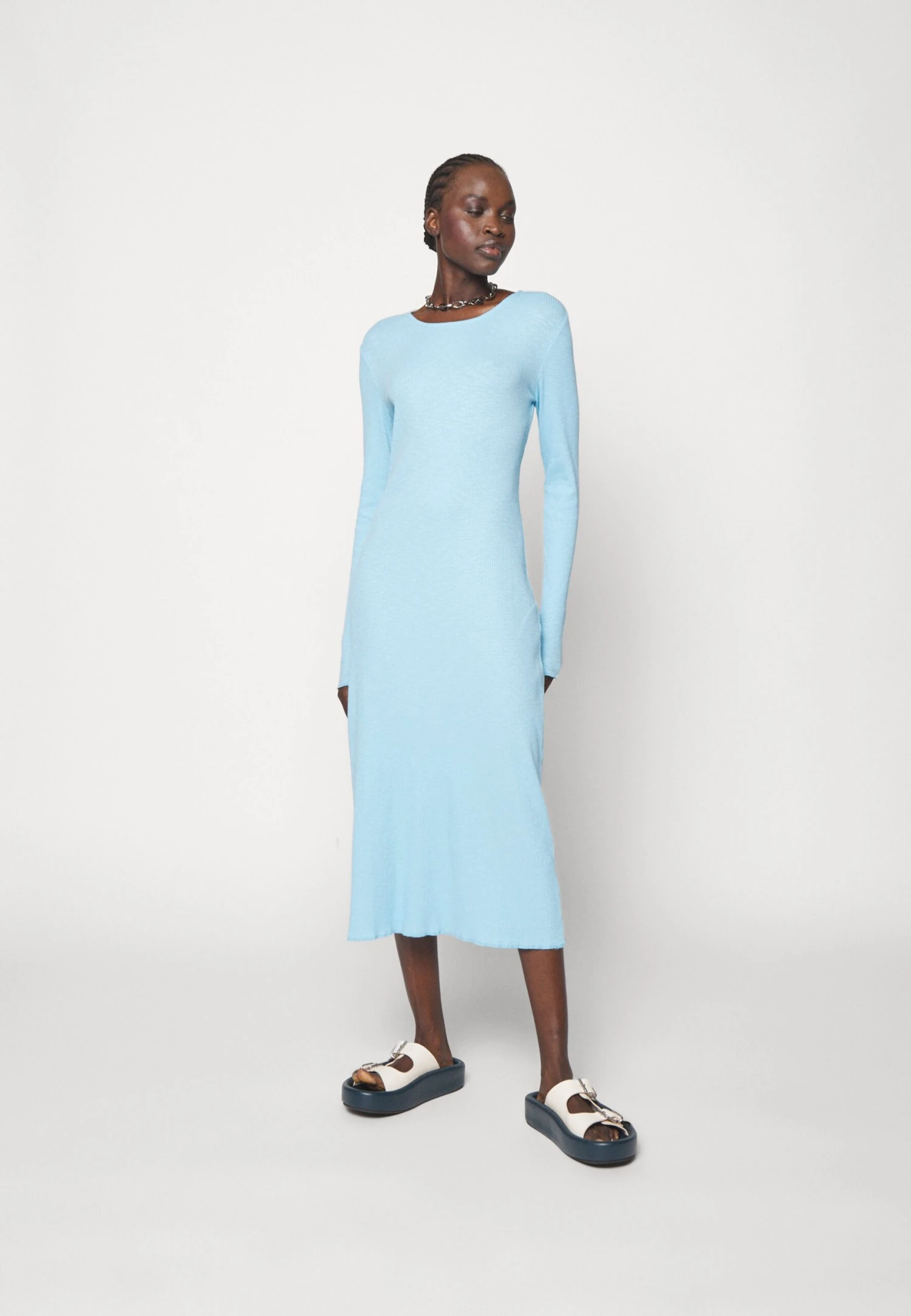Holzweiler Tora Dress - Jerseyjurk - Blue 4 Holzweiler Tora Dress - Jerseyjurk - Blue - Afbeelding 4
