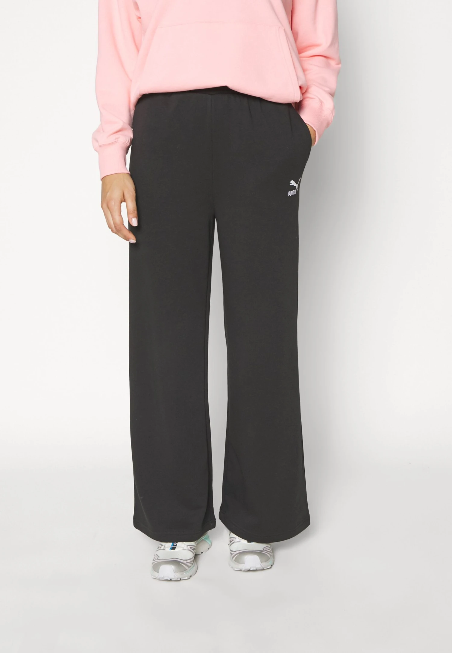 Puma Classics Relaxed Tr - Trainingsbroek - Black 3 Puma Classics Relaxed Tr - Trainingsbroek - Black - Afbeelding 3