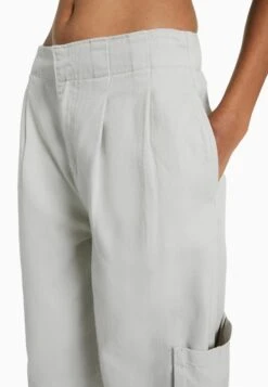 BERSHKA Pleated - Flared Jeans - Mottled Light Grey -Only Mode Winkel ffb912ce28544c75a543d50bdef2bb7c